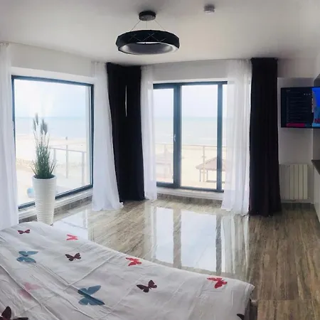 Anias Front View Of The Black Sea 14b *